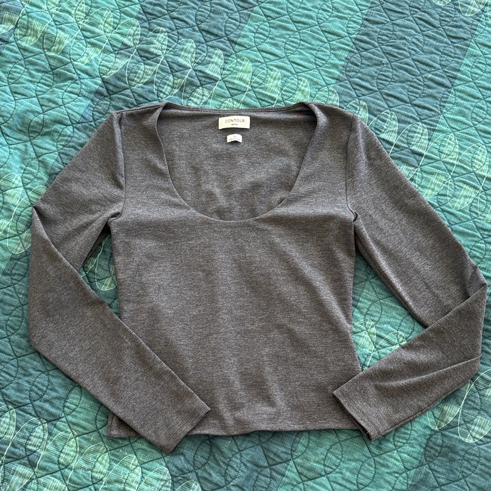 Aritzia Contour Scoop Neck Long Sleeve Top
